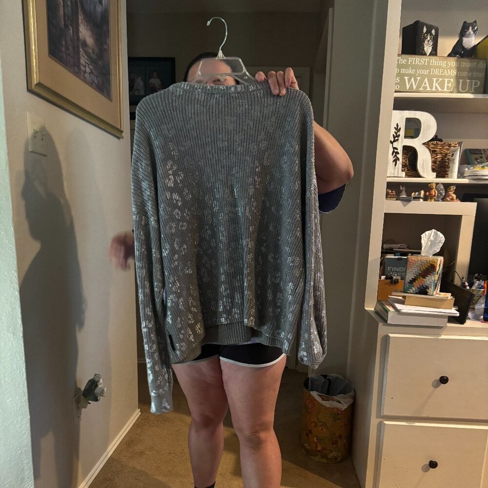 XL SILVER CHEETAH EMBOSSED SWEATER